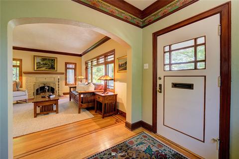545 N 67th St, Seattle, WA 98103 photo 5