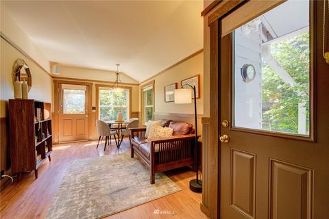 545 N 67th St, Seattle, WA 98103 photo 17