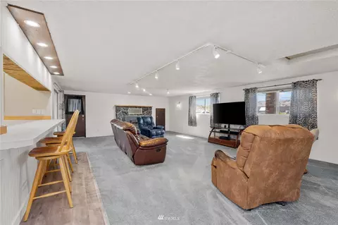 Living - 22 Miller Rd, Chelan, WA 98816 photo 1 of 5
