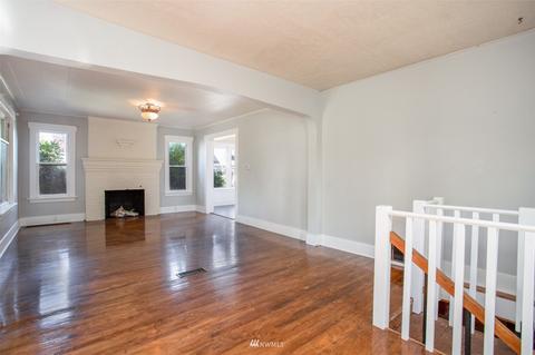 1016 Thompson St, Sumner, WA 98390 photo 3