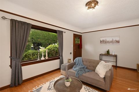 2113 N 40th St, Seattle, WA 98103 photo 8