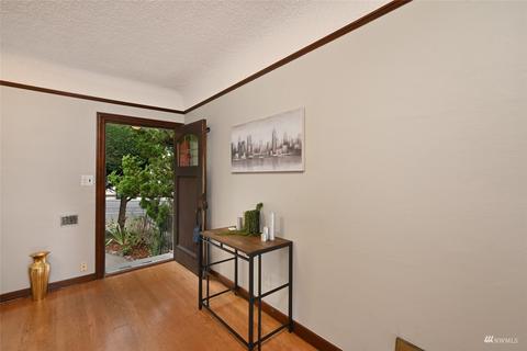 2113 N 40th St, Seattle, WA 98103 photo 6