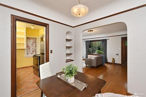 2113 N 40th St, Seattle, WA 98103 photo 11