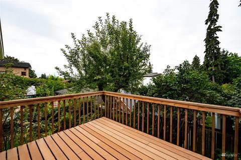 2113 N 40th St, Seattle, WA 98103 photo 15