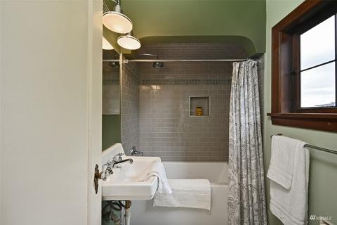 2113 N 40th St, Seattle, WA 98103 photo 23