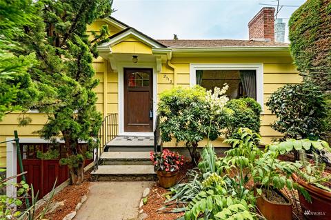 2113 N 40th St, Seattle, WA 98103 photo 1