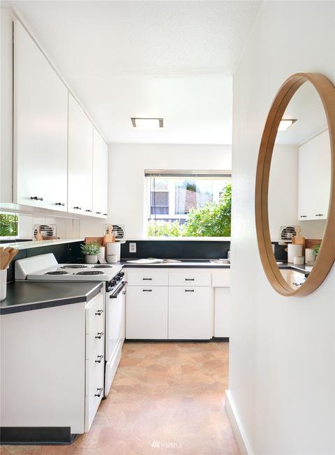 417 32nd Ave E, Seattle, WA 98112 photo 8