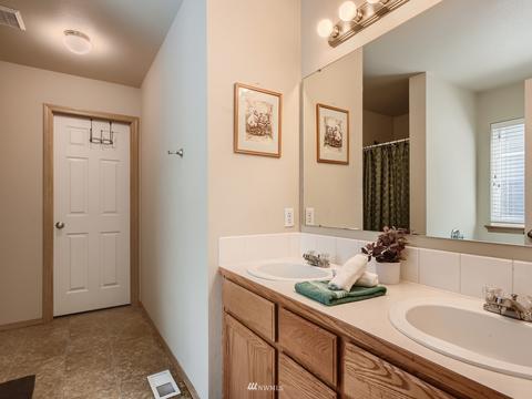 17705 2nd Avenue Ct E, Spanaway, WA 98387 photo 11