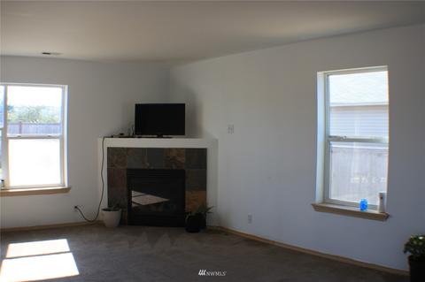913 Riddell Ave NE, Orting, WA 98360 photo 2