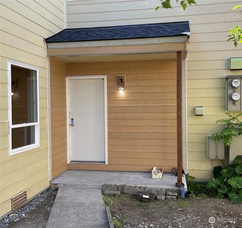 8443 25th Ave SW #B, Seattle, WA 98106