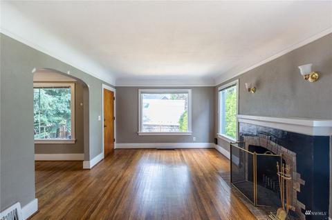 1111 N 76th St, Seattle, WA 98103 photo 3