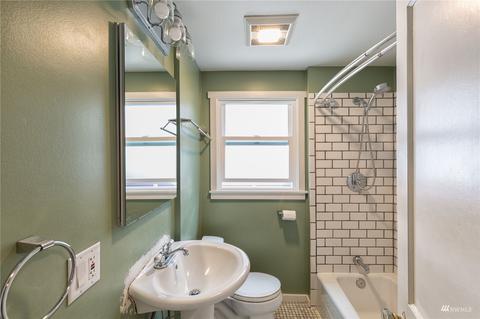 1111 N 76th St, Seattle, WA 98103 photo 11