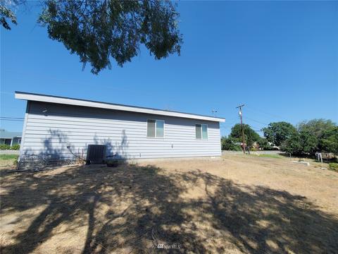 504 Grape Ave E, Omak, WA 98841 photo 4