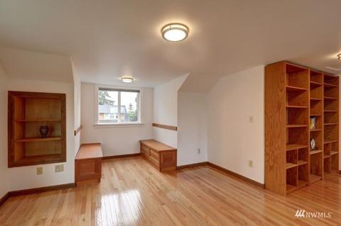 9548 Phinney Ave N, Seattle, WA 98103 photo 22
