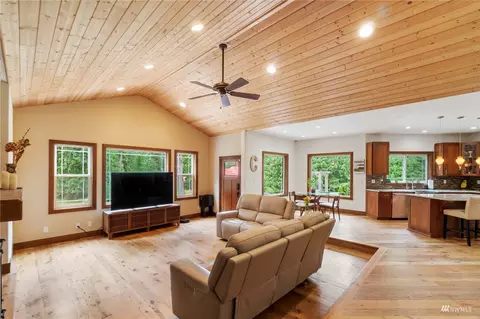 25108 Fisk Rd E, Orting, WA 98360 photo 11