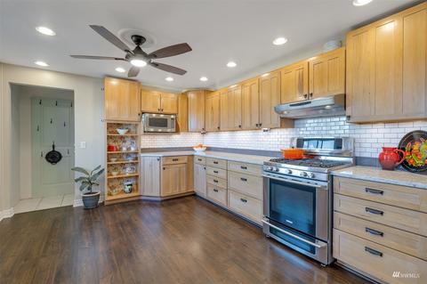 4883 Alpine Dr, Everett, WA 98203 photo 8