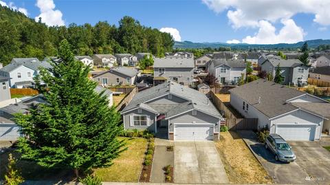 208 Roberts St NE, Orting, WA 98360 photo 2