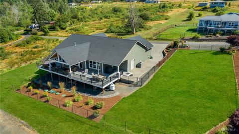 240 E 4th St, Union, WA 98592 photo 4