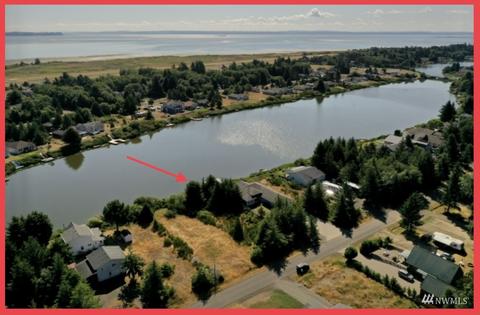 622 Weatherwax Loop NE, Ocean Shores, WA 98569