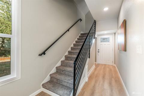 2818 Everett Ave, Everett, WA 98201 photo 5
