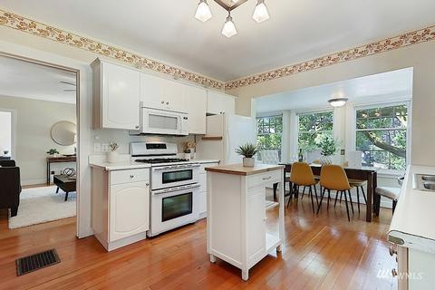 10703 Sunrise Dr, Bothell, WA 98011 photo 12