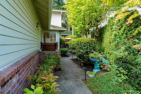 1914 Mill Pointe Dr SE, Mill Creek, WA 98012 photo 2