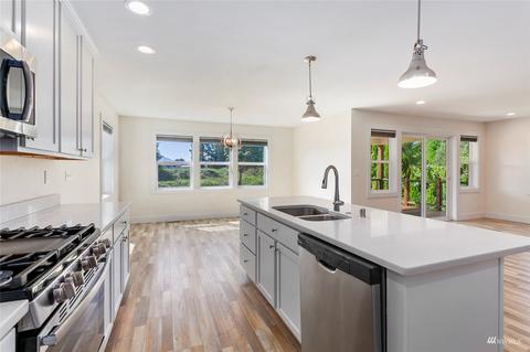 519 3rd St, Sumas, WA 98295 photo 9