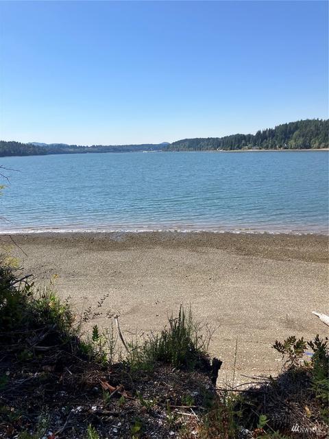 957 E Daniels Rd E, Shelton, WA 98584
