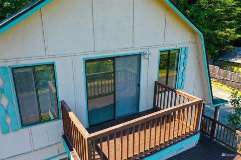 71 E Barbary Dr, Grapeview, WA 98546 photo 4