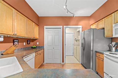2009 196th St SE #C104, Bothell, WA 98012 photo 12
