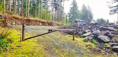 16633 Lone Tree, La Conner, WA 98257