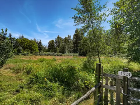 1973 Grandview Rd, Ferndale, WA 98248