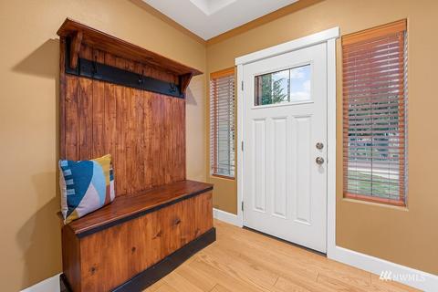 1402 Florence St, Enumclaw, WA 98022 photo 3