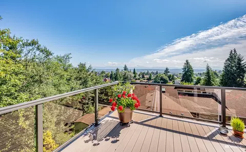 1011 39th St, Everett, WA 98201 photo 5