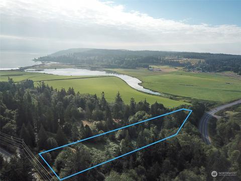 38 Red Cedar Ln, Oak Harbor, WA 98277