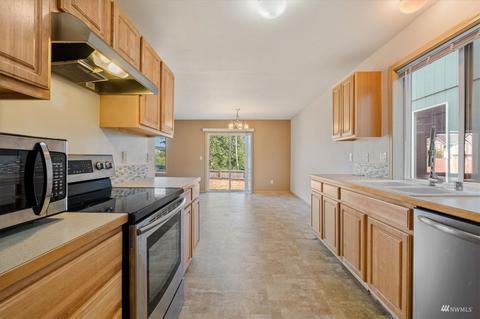 1327 196th St E, Spanaway, WA 98387 photo 4