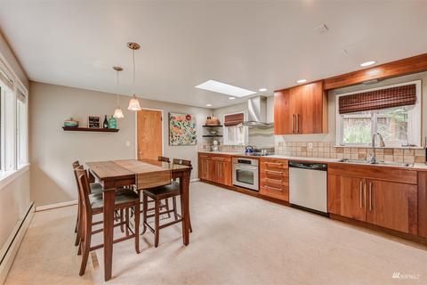 1056 Alder St, Edmonds, WA 98020 photo 4