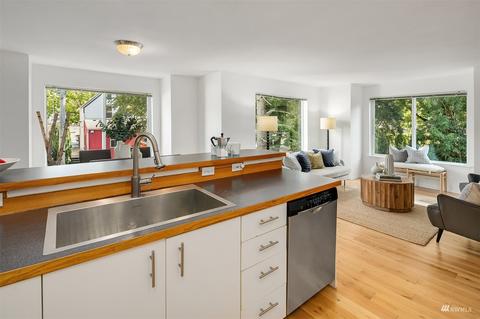 2207 E James St, Seattle, WA 98122 photo 9