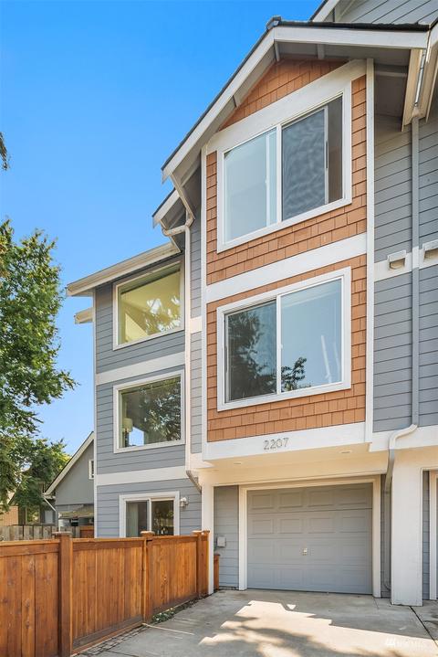 2207 E James St, Seattle, WA 98122 photo 2