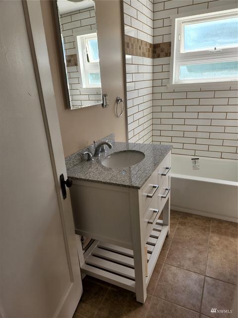 7426 Lower Ridge Rd, Everett, WA 98203 photo 15