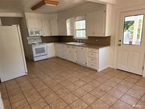 7426 Lower Ridge Rd, Everett, WA 98203 photo 11