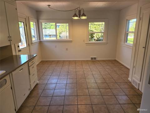 7426 Lower Ridge Rd, Everett, WA 98203 photo 9