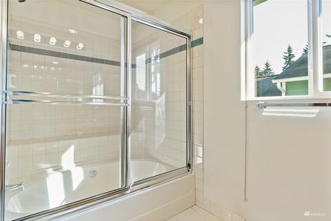 20137 Hollyhills Dr NE, Bothell, WA 98011 photo 28