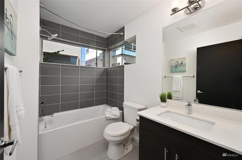 9507 Interlake Ave N, Seattle, WA 98103 photo 12