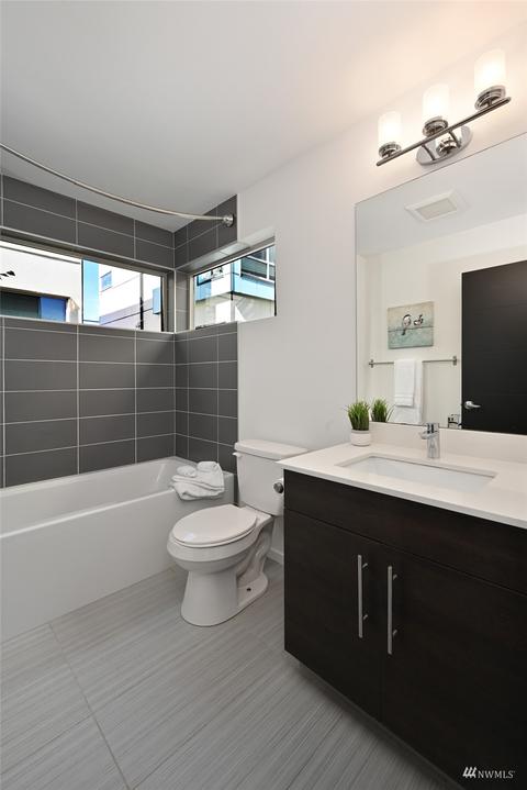 9507 Interlake Ave N, Seattle, WA 98103 photo 13