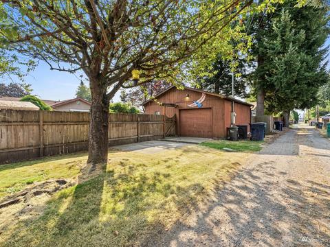 1178 Harding St, Enumclaw, WA 98022 photo 4