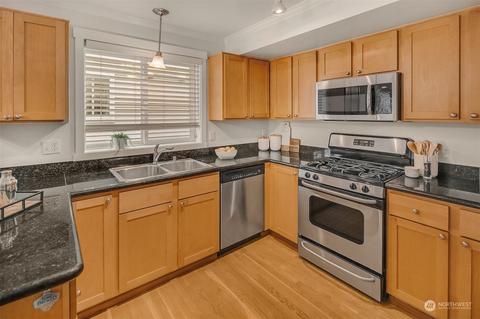 8546 Stone Ave N, Seattle, WA 98103 photo 16
