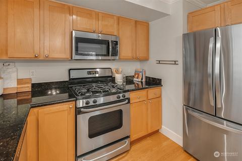 8546 Stone Ave N, Seattle, WA 98103 photo 17