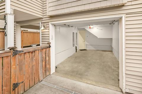 8546 Stone Ave N, Seattle, WA 98103 photo 4