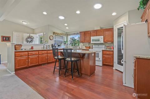23830 Lake Dr W, Bothell, WA 98021 photo 4